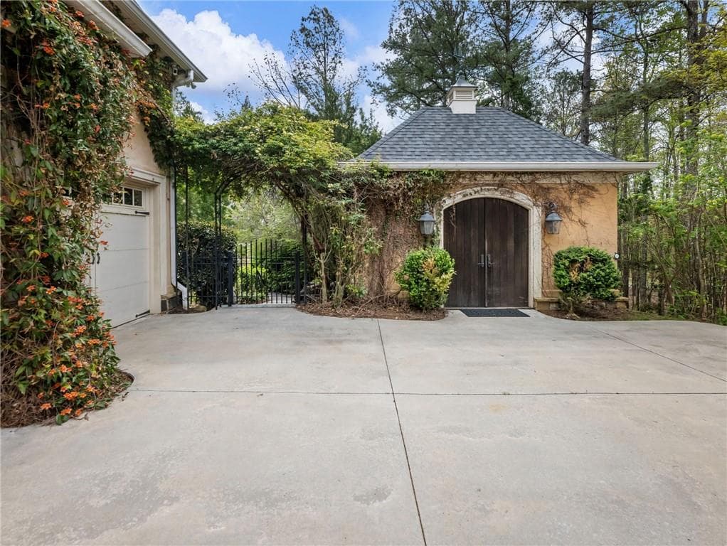 5 bedroom, 7 bathroom, 8,287 sq ft single family residence for sale at 1871 Sam Snead Drive, Braselton, GA 30517 — photo 10