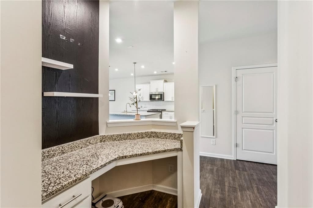 5 bedroom, 4 bathroom, 3,071 sq ft single family residence for sale at 402 Timberleaf Road, Canton, GA 30115 — photo 6