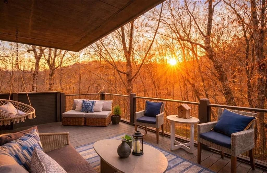 5 bedroom, 6 bathroom, 5,515 sq ft single family residence under contract at 220 Wake Robin, Big Canoe, GA 30143 — photo 2
