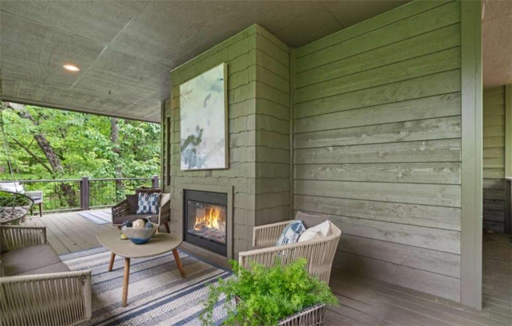 5 bedroom, 6 bathroom, 5,515 sq ft single family residence under contract at 220 Wake Robin, Big Canoe, GA 30143 — photo 5