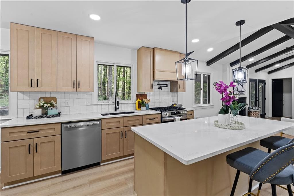 6 bedroom, 5 bathroom, 3,600 sq ft single family residence for sale at 5253 Oxbow Road, Tucker, GA 30087 — photo 10