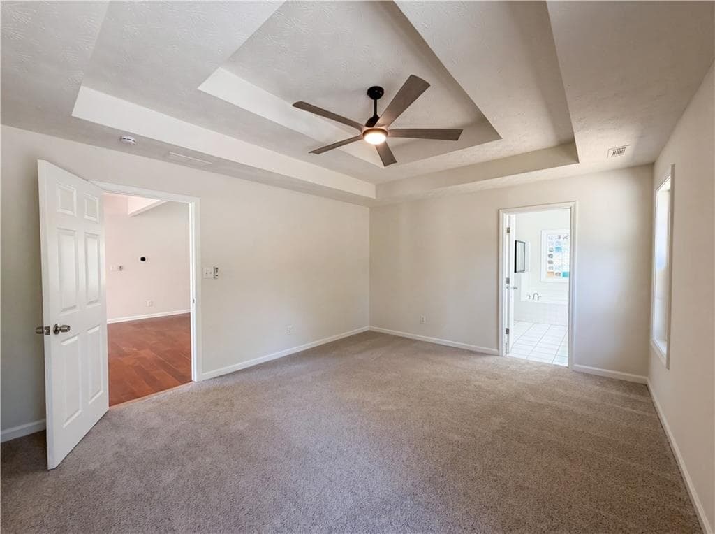 3 bedroom, 2 bathroom, 2,188 sq ft single family residence for sale at 335 Hunters Glen, Fayetteville, GA 30215 — photo 4