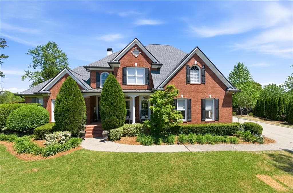 6 bedroom, 5 bathroom, 5,615 sq ft single family residence for sale at 5320 Brookglen Court, Cumming, GA 30040 — photo 5