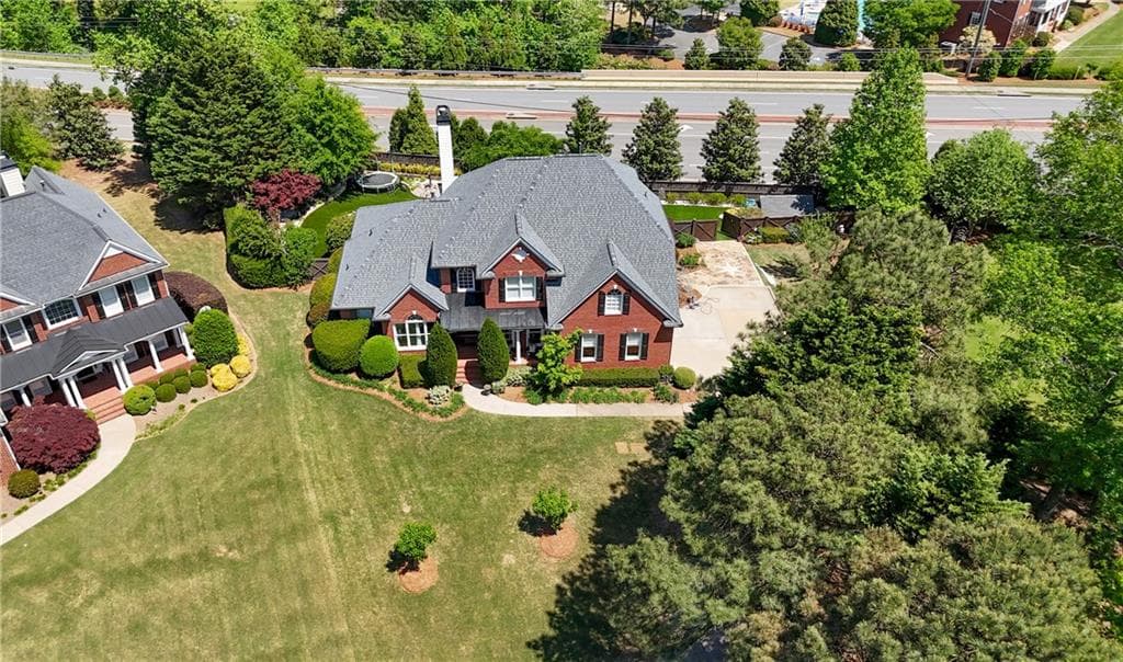 6 bedroom, 5 bathroom, 5,615 sq ft single family residence for sale at 5320 Brookglen Court, Cumming, GA 30040 — photo 6