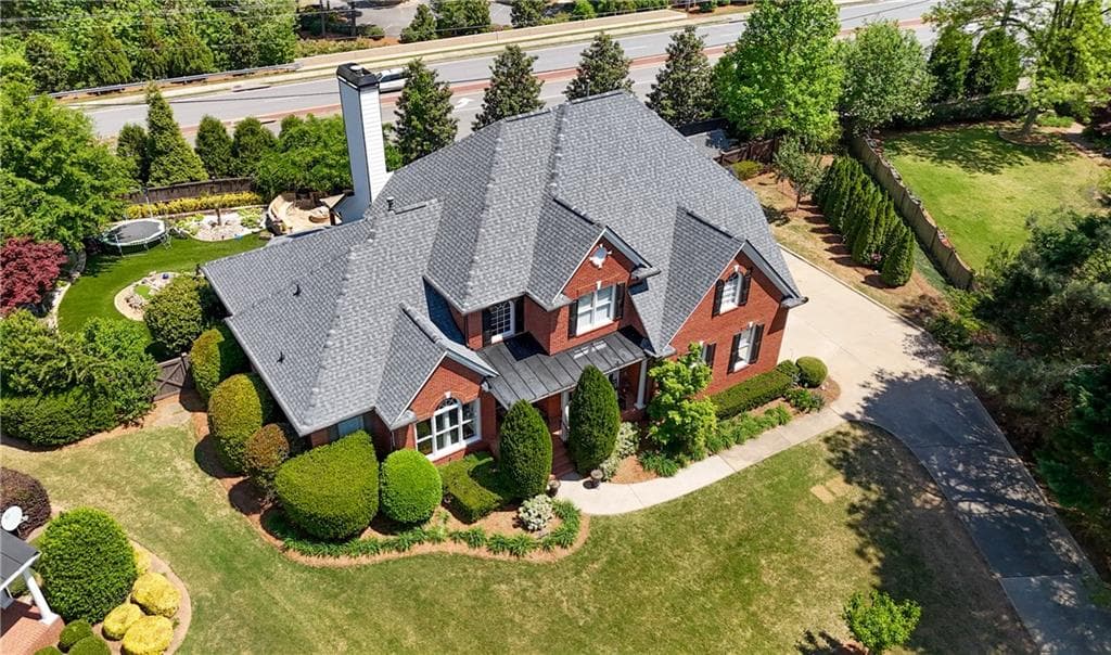 6 bedroom, 5 bathroom, 5,615 sq ft single family residence for sale at 5320 Brookglen Court, Cumming, GA 30040 — photo 9