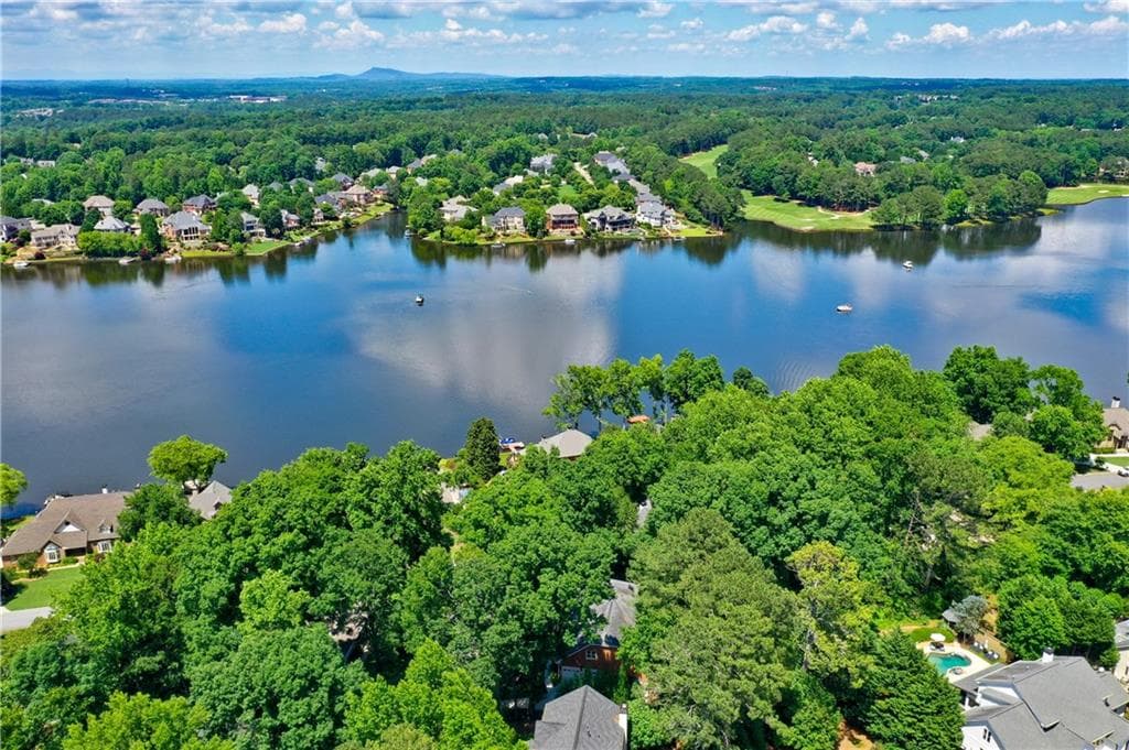 4 bedroom, 5 bathroom, 4,641 sq ft single family residence for sale at 2090 Lake Windward Drive, Alpharetta, GA 30005 — photo 3