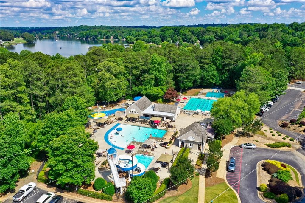 4 bedroom, 5 bathroom, 4,641 sq ft single family residence for sale at 2090 Lake Windward Drive, Alpharetta, GA 30005 — photo 4