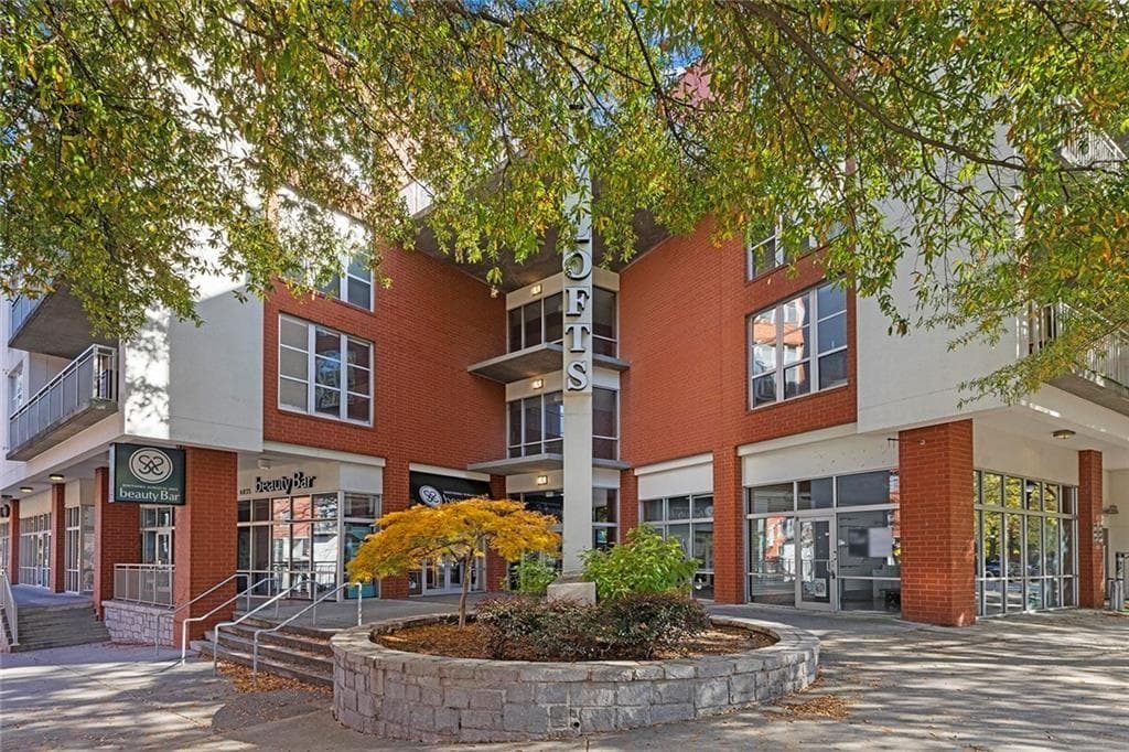 1 bedroom, 1 bathroom, 930 sq ft condominium sold at 245 N Highland Avenue 416, Atlanta, GA 30307