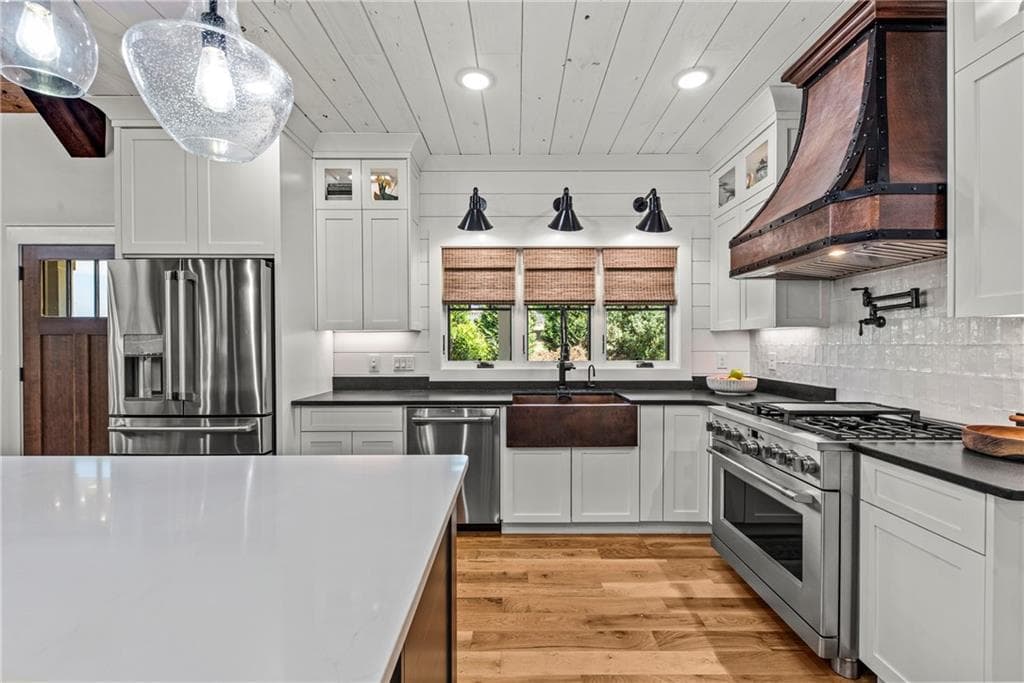 4 bedroom, 5 bathroom, 4,082 sq ft single family residence for sale at 1951 Northwoods Drive, Greensboro, GA 30642 — photo 7