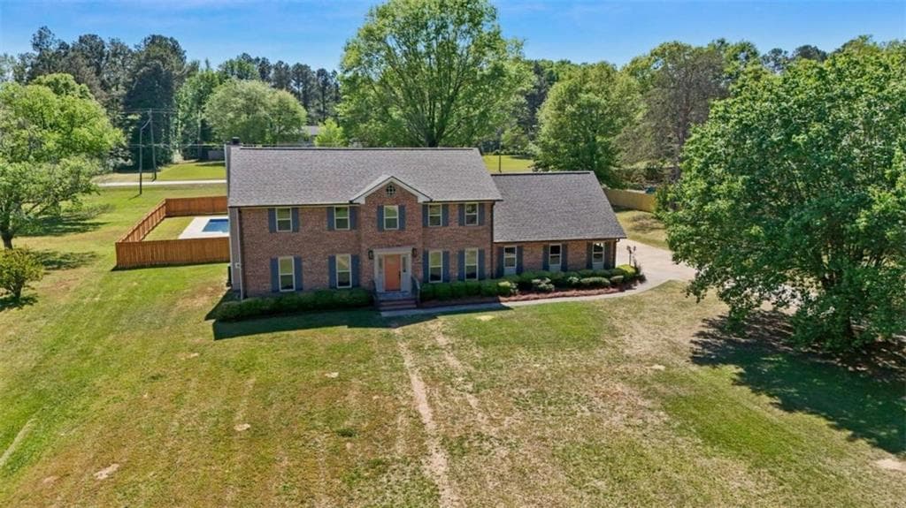 5 bedroom, 3 bathroom, 3,137 sq ft single family residence under contract at 910 Kite Lake Trail, Fayetteville, GA 30214 — photo 5