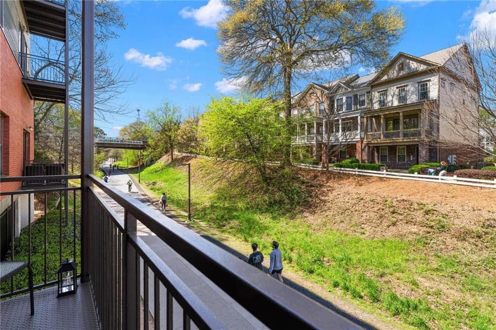 2 bedroom, 2 bathroom, 1,258 sq ft condominium for sale at 200 N Highland Avenue 102, Atlanta, GA 30307 — photo 3