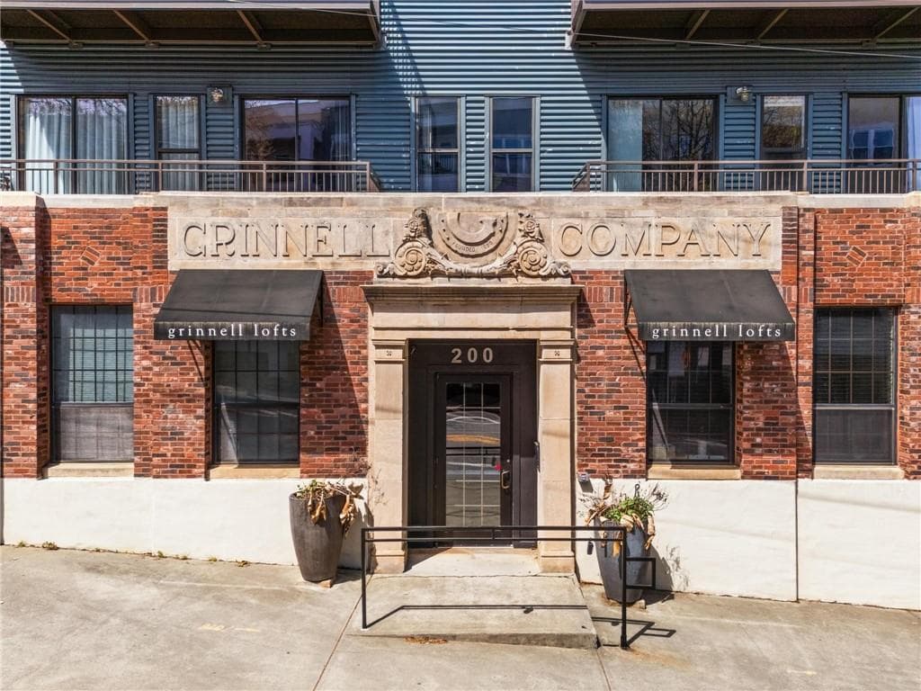 2 bedroom, 2 bathroom, 1,258 sq ft condominium for sale at 200 N Highland Avenue 102, Atlanta, GA 30307 — photo 4