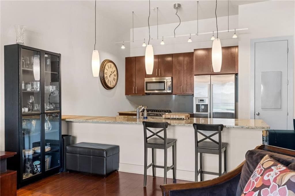2 bedroom, 2 bathroom, 1,258 sq ft condominium for sale at 200 N Highland Avenue 102, Atlanta, GA 30307 — photo 8