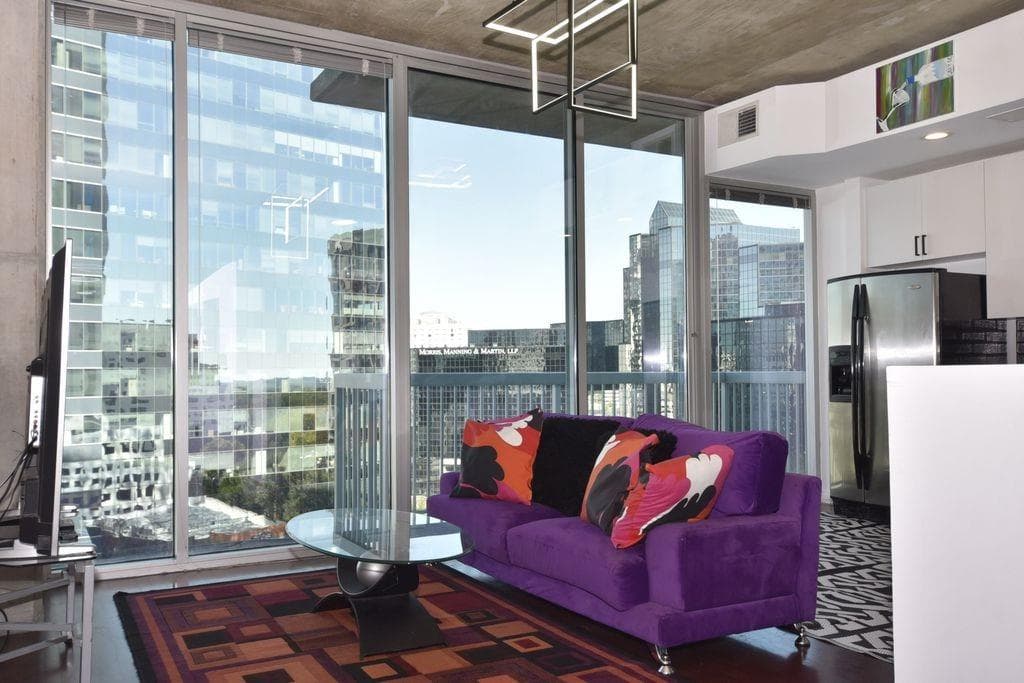 1 bedroom, 1 bathroom, 750 sq ft condominium for sale at 3324 Peachtree Road 1115, Atlanta, GA 30326 — photo 3