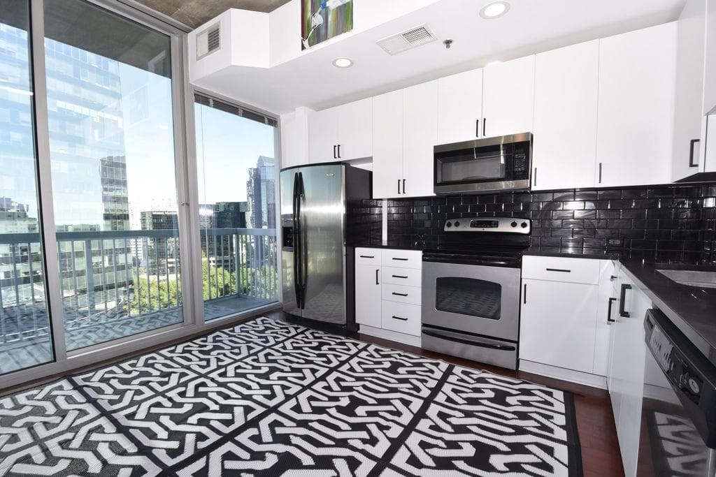 1 bedroom, 1 bathroom, 750 sq ft condominium for sale at 3324 Peachtree Road 1115, Atlanta, GA 30326 — photo 7
