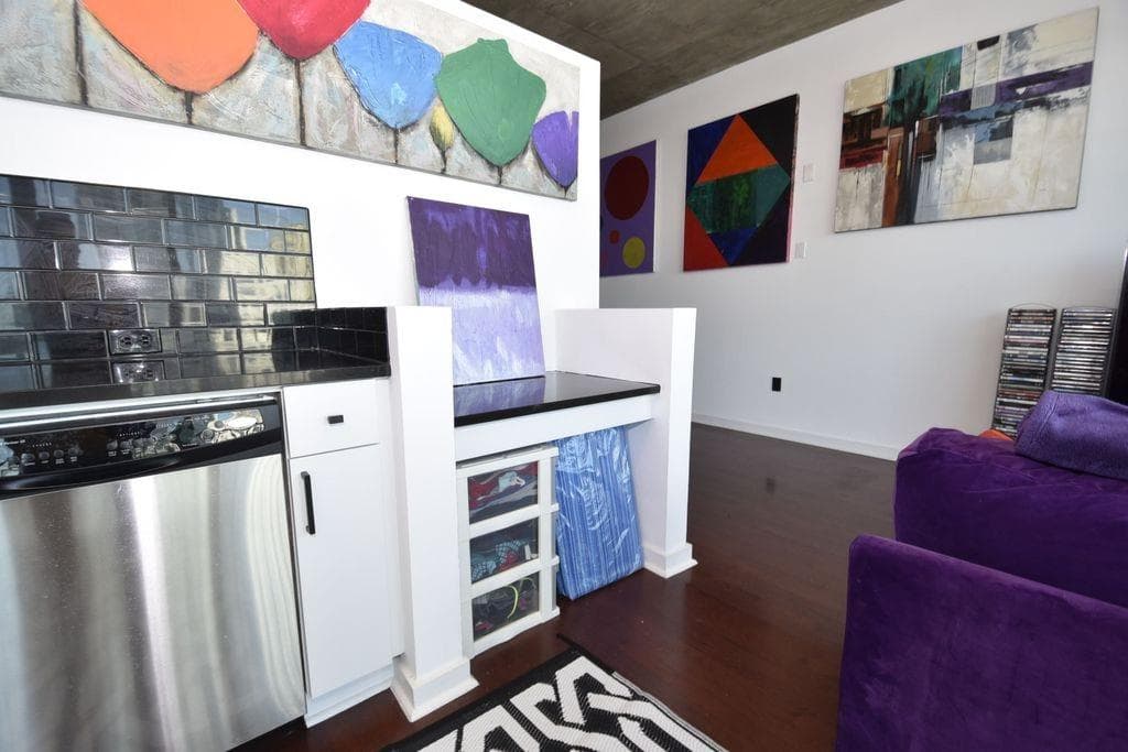 1 bedroom, 1 bathroom, 750 sq ft condominium for sale at 3324 Peachtree Road 1115, Atlanta, GA 30326 — photo 9
