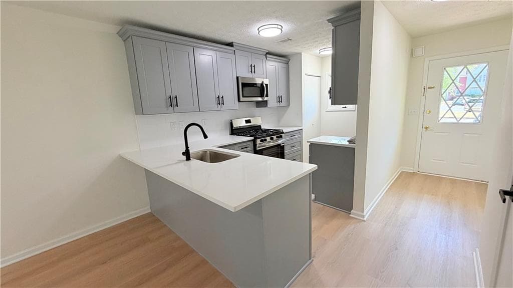 2 bedroom, 3 bathroom, 1,052 sq ft condominium for sale at 6719 Colchester Place, Norcross, GA 30093 — photo 3