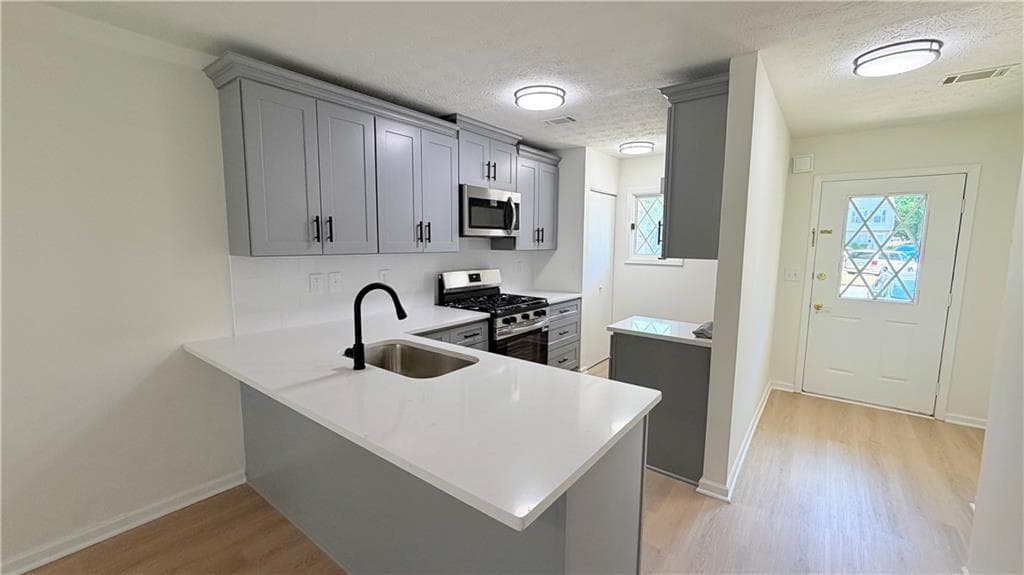 2 bedroom, 3 bathroom, 1,052 sq ft condominium for sale at 6719 Colchester Place, Norcross, GA 30093 — photo 4