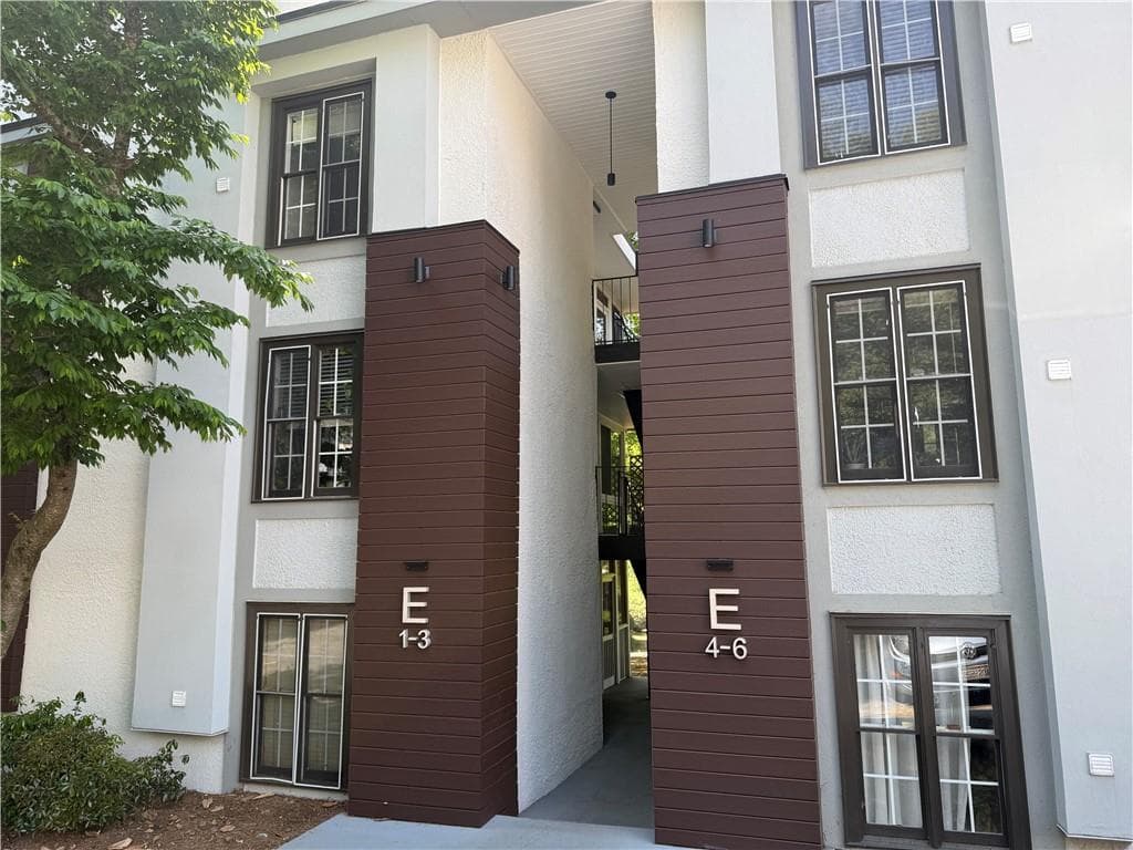 1 bedroom, 1 bathroom, 720 sq ft condominium under contract at 1445 Monroe Drive E5, Atlanta, GA 30324