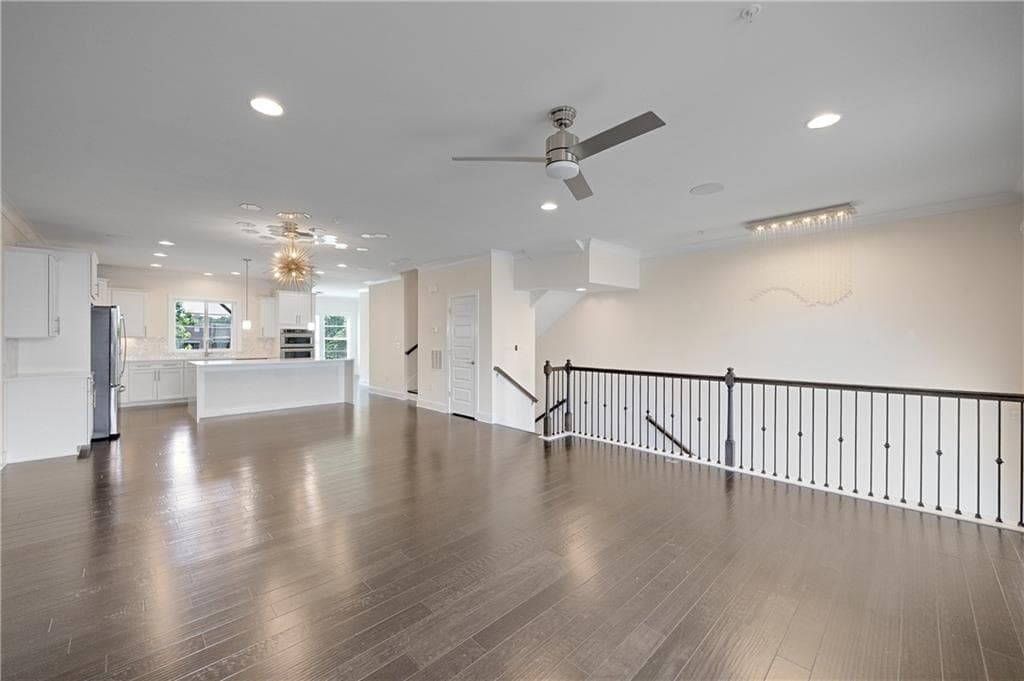 4 bedroom, 5 bathroom, 3,176 sq ft townhouse for sale at 824 Stone Ridge Lane, Atlanta, GA 30324 — photo 3