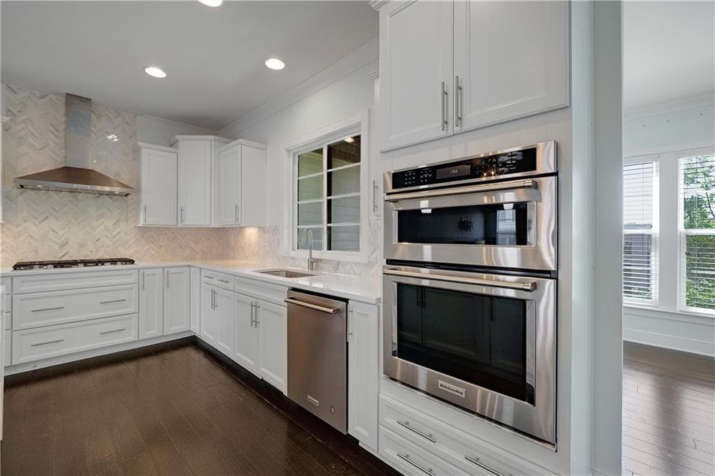 4 bedroom, 5 bathroom, 3,176 sq ft townhouse for sale at 824 Stone Ridge Lane, Atlanta, GA 30324 — photo 9