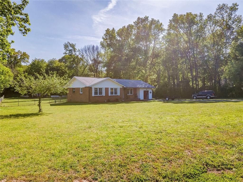 125 Clairmont Drive, Calhoun, GA 30701 — most recent listing photo
