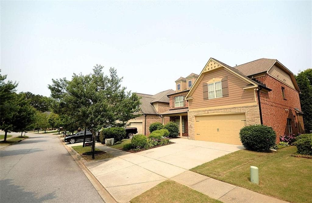 5 bedroom, 3 bathroom, 3,100 sq ft single family residence for sale at 560 Tuscany Walk Lane, Lawrenceville, GA 30043 — photo 3