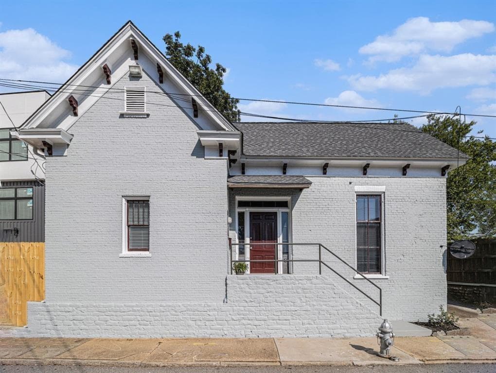 3 bedroom, 2 bathroom, 2,510 sq ft single family residence for rent at 74 Boulevard, Atlanta, GA 30312 for $3,000 a month — photo 1 of 11