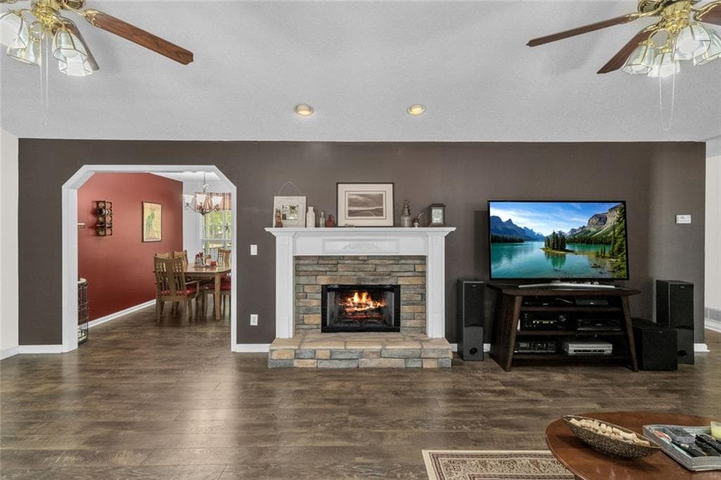 4 bedroom, 3 bathroom, 2,458 sq ft single family residence for sale at 195 Vincent Court, Dallas, GA 30157 — photo 6
