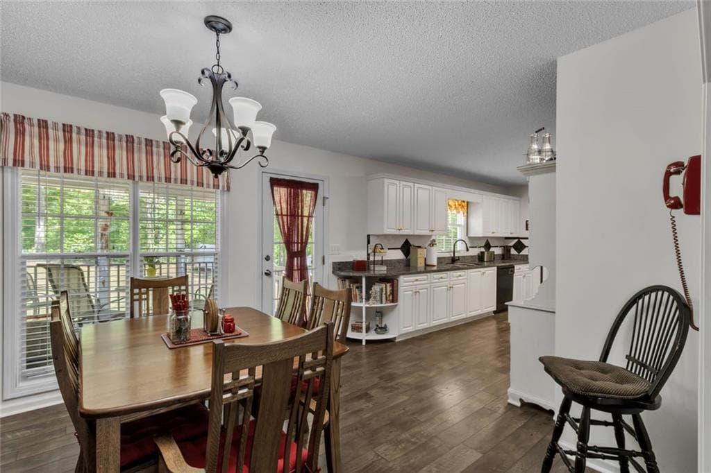 4 bedroom, 3 bathroom, 2,458 sq ft single family residence for sale at 195 Vincent Court, Dallas, GA 30157 — photo 10