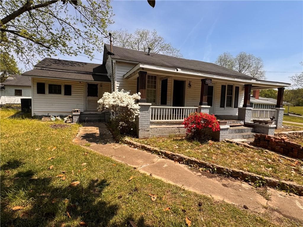 2 bedroom, 2 bathroom, 1,674 sq ft single family residence for sale at 1500 Cook Road, Oxford, GA 30054 — photo 2