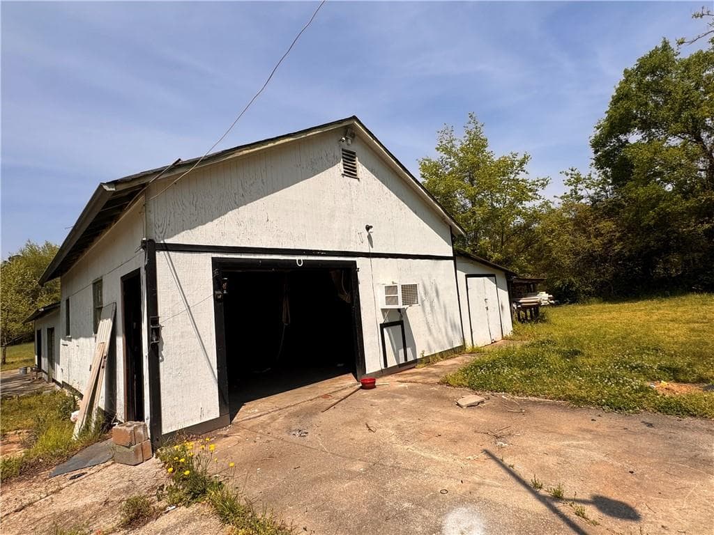 2 bedroom, 2 bathroom, 1,674 sq ft single family residence for sale at 1500 Cook Road, Oxford, GA 30054 — photo 4