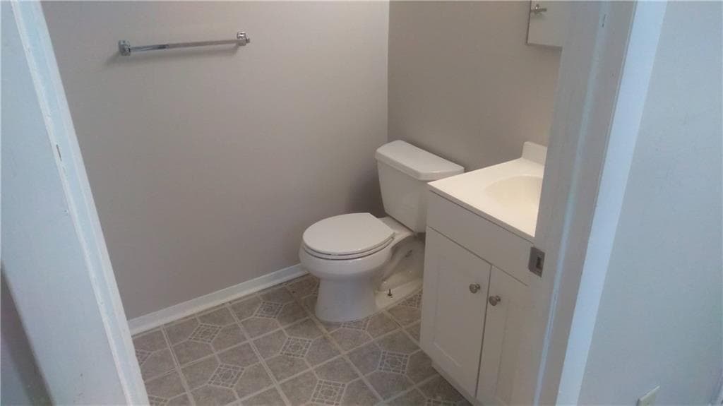 3 bedroom, 3 bathroom, 1,340 sq ft condominium under contract at 4701 Flat Shoals 42A Road, Union City, GA 30291 — photo 8