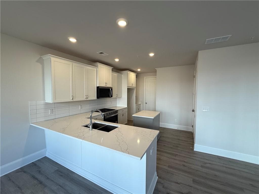 3 bedroom, 3 bathroom, 2,068 sq ft single family residence for sale at 1652 Crestcreek Court, Marietta, GA 30008 — photo 10