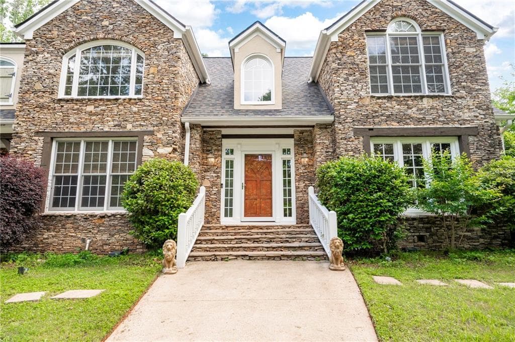 5 bedroom, 6 bathroom, 6,529 sq ft single family residence for sale at 355 Clark Creek Pass, Acworth, GA 30102 — photo 4