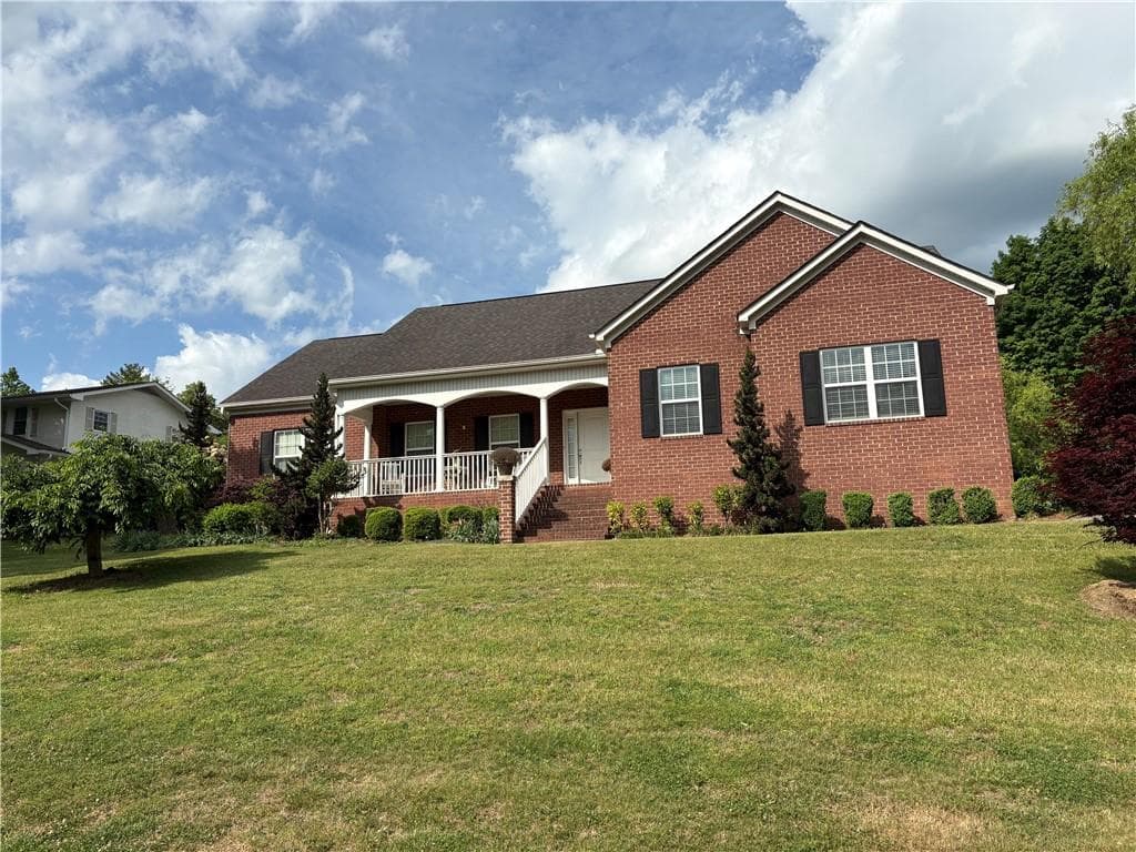 805 Thomas Avenue, Chickamauga, GA 30707 — most recent listing photo