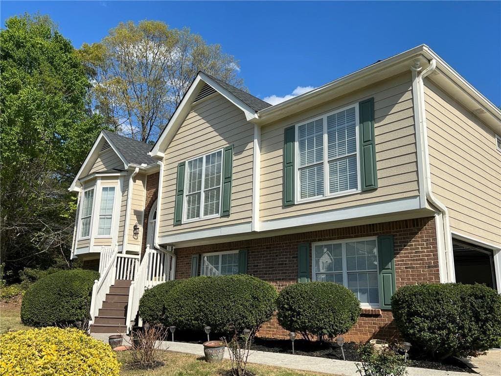 4 bedroom, 3 bathroom, 2,686 sq ft single family residence for sale at 1625 Huntington Hill Trace, Buford, GA 30519 — photo 3