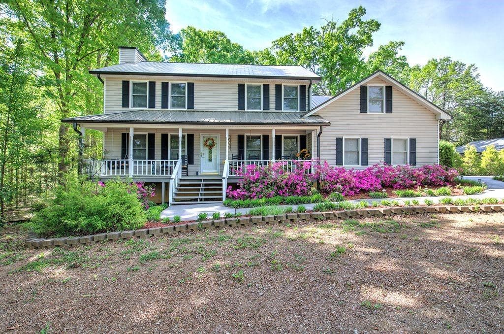 4 bedroom, 4 bathroom, 2,092 sq ft single family residence sold at 338 E Valley Road, Rydal, GA 30171