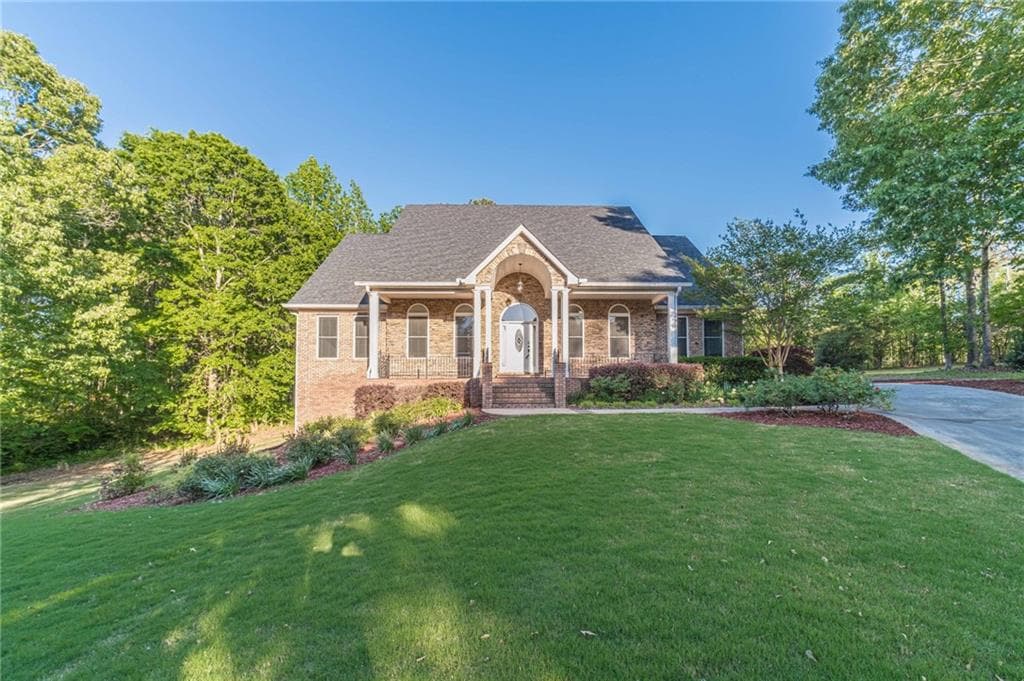 4 bedroom, 4 bathroom, 3,308 sq ft single family residence under contract at 4314 Sweetwater Court, Covington, GA 30014 — photo 2