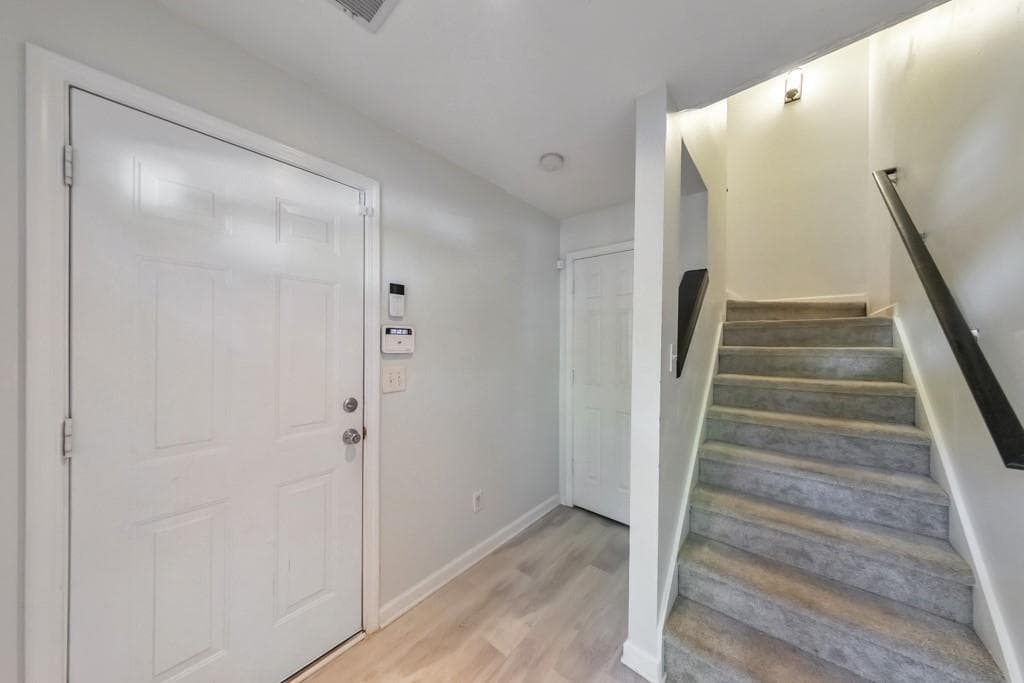 2 bedroom, 3 bathroom, 1,601 sq ft townhouse for sale at 2057 Pinnacle Pointe Drive, Norcross, GA 30071 — photo 3