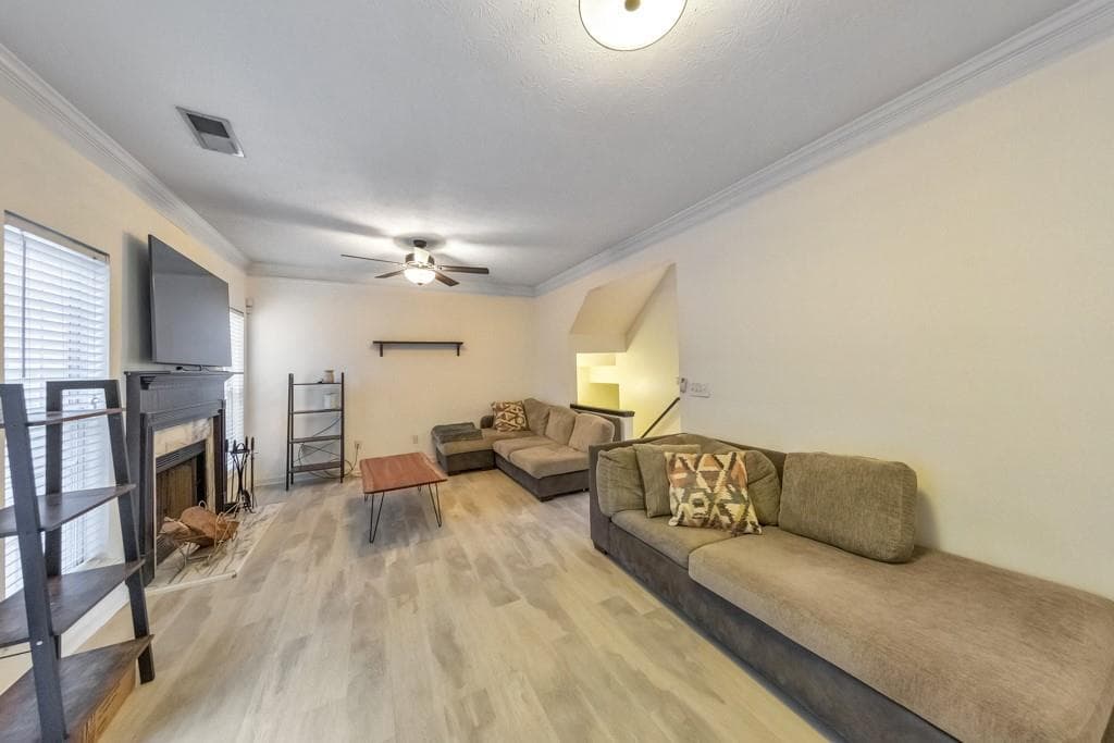 2 bedroom, 3 bathroom, 1,601 sq ft townhouse for sale at 2057 Pinnacle Pointe Drive, Norcross, GA 30071 — photo 5
