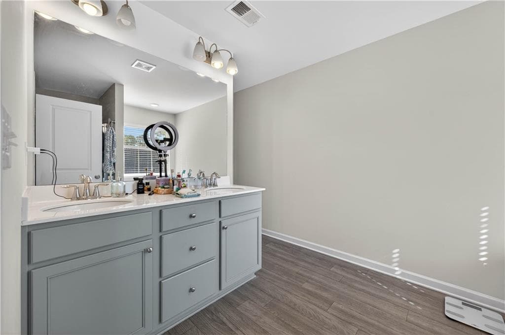 3 bedroom, 3 bathroom, 1,393 sq ft townhouse for sale at 252 Regent Park, Hoschton, GA 30548 — photo 10