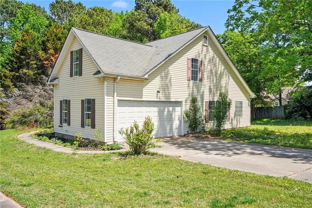 3 bedroom, 2 bathroom, 1,833 sq ft single family residence sold at 92 Dogwood Lakes Drive, Hampton, GA 30228