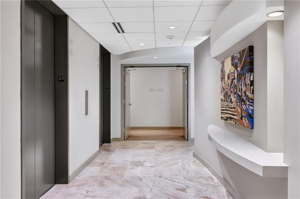 2 bedroom, 2 bathroom, 1,429 sq ft condominium for sale at 3338 Peachtree Road 2401, Atlanta, GA 30326 — photo 3