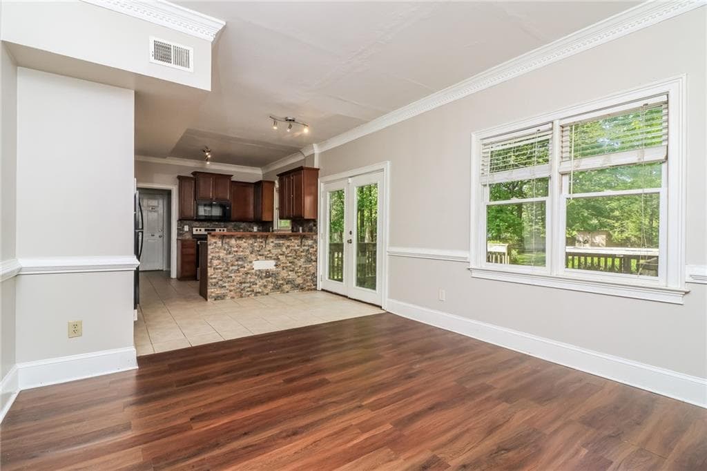 3 bedroom, 3 bathroom, 2,094 sq ft single family residence for sale at 5280 Oglethorpe Court, Powder Springs, GA 30127 — photo 5
