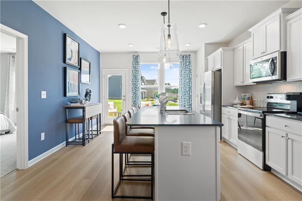 4 bedroom, 4 bathroom, 2,400 sq ft single family residence under contract at 109 Alpine Road, Fairburn, GA 30213 — photo 9