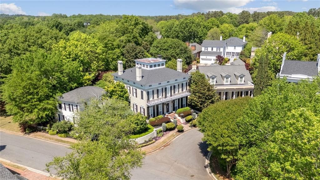 5 bedroom, 5 bathroom, 6,571 sq ft single family residence under contract at 3736 Turnberry Court, Duluth, GA 30096 — photo 2