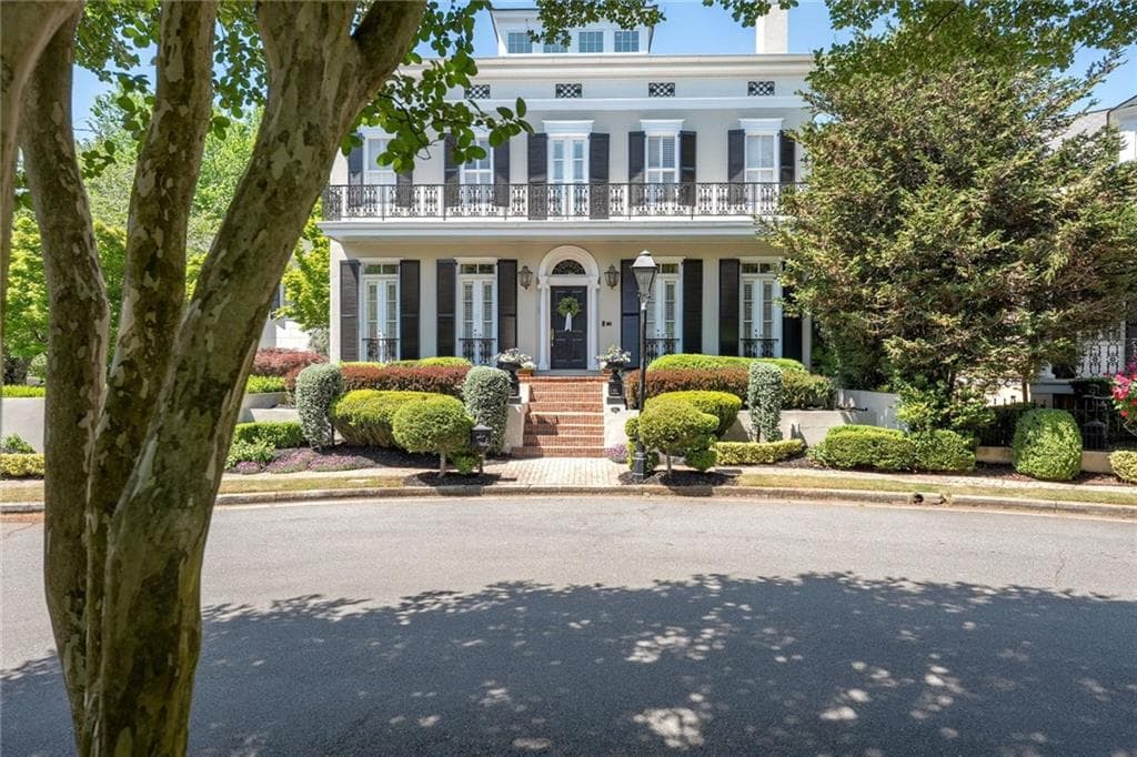 5 bedroom, 5 bathroom, 6,571 sq ft single family residence under contract at 3736 Turnberry Court, Duluth, GA 30096 — photo 3