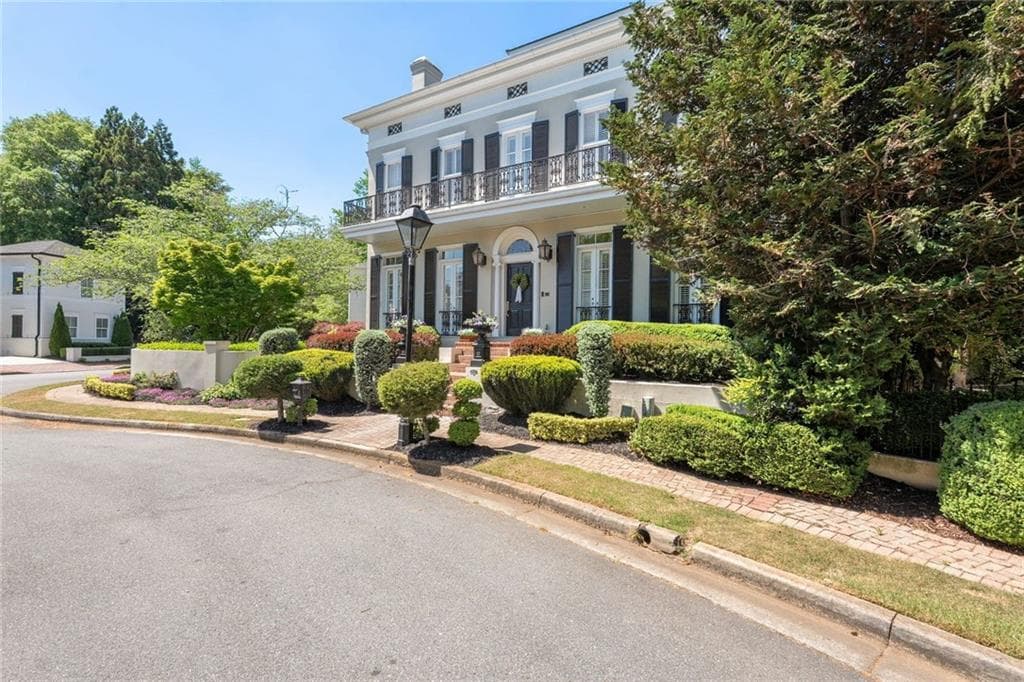 5 bedroom, 5 bathroom, 6,571 sq ft single family residence under contract at 3736 Turnberry Court, Duluth, GA 30096 — photo 6