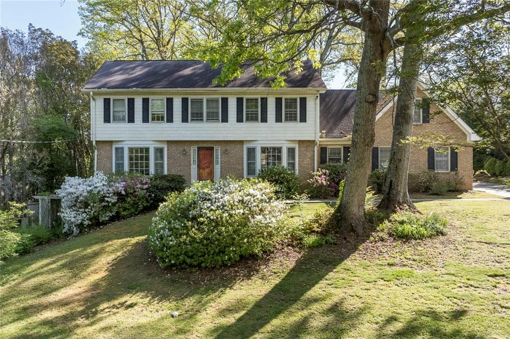 5 bedroom, 3 bathroom, 3,446 sq ft single family residence sold at 1375 Vernon North, Dunwoody, GA 30338